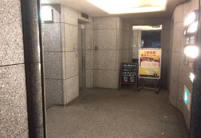 ケインズタワーの入口